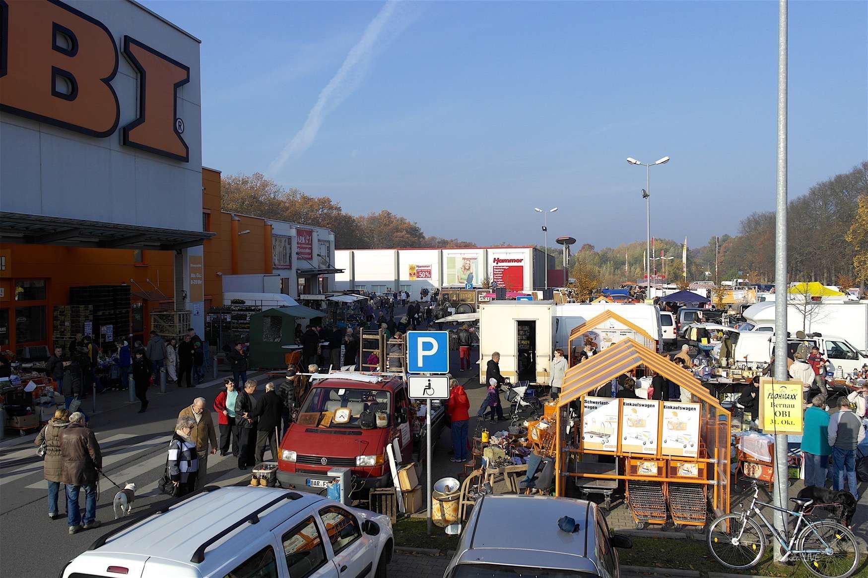 Hunderte Besucher beim Flohmarkt in Bernau