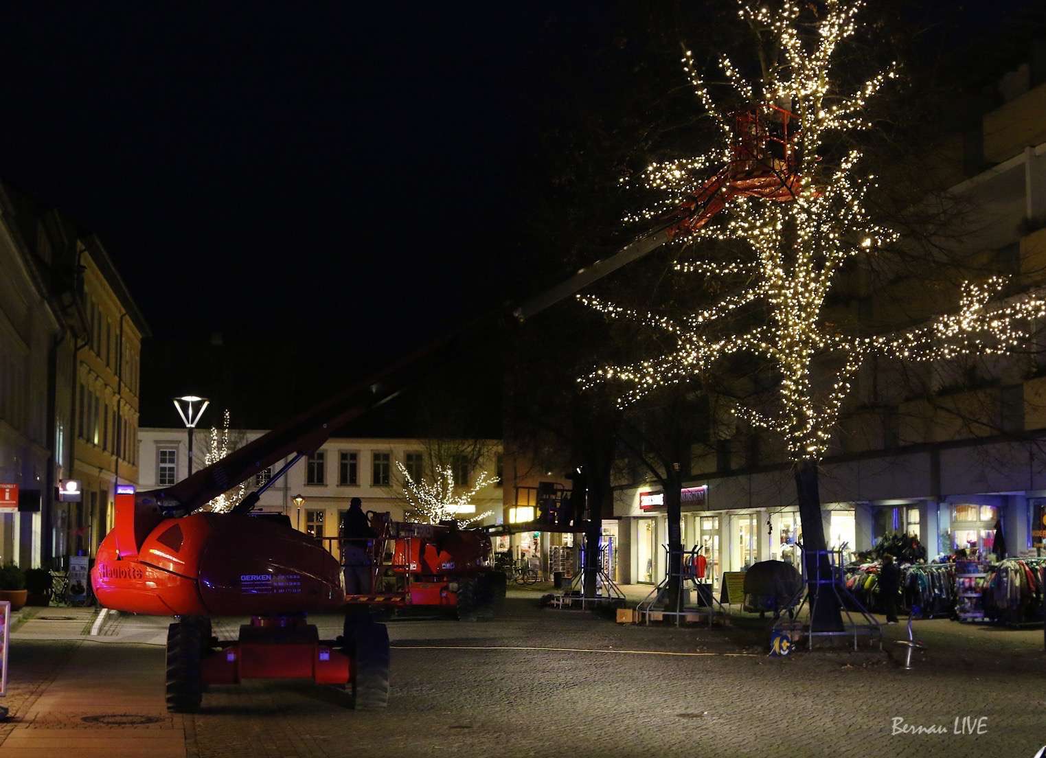 Stadt Bernau schmückt sich Lichterbunt