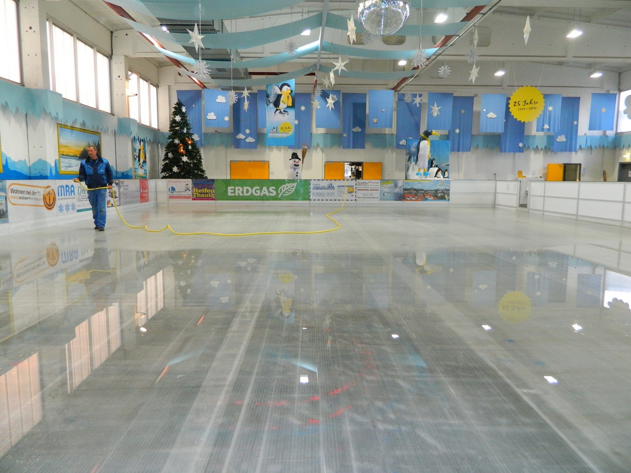 Stadtwerke on Ice: Schlittschuhlaufen in der City von Bernau 25 Stadtwerke on Ice: Schlittschuhlaufen in der City von Bernau