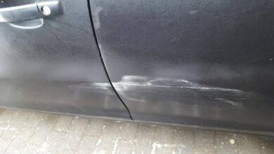 Zeugen gesucht - nach Einkauf im E-Center Auto beschädigt