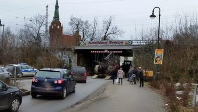 Bernau - Bagger unter Brücke