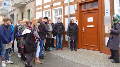 Bernau: Grau ist alle Theorie - das sagten sich wohl die Elftklässler vom Bernauer Paulus-Praetorius-Gymnasium.