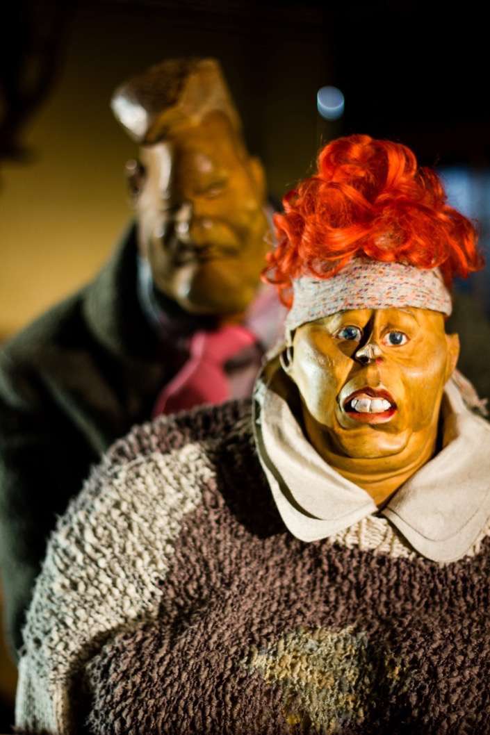 Galerie Bernau: Ein Krimi, ein Psycho-Thriller ein absurdes Stück? 13 Galerie Bernau - Puppentheater für Erwachsene - Der weiße Hammer. Ein schwarzes Stück