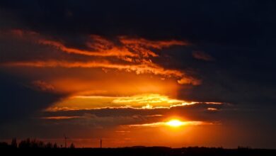 Bernau: Beeindruckender Sonnenuntergang zum Feierabend