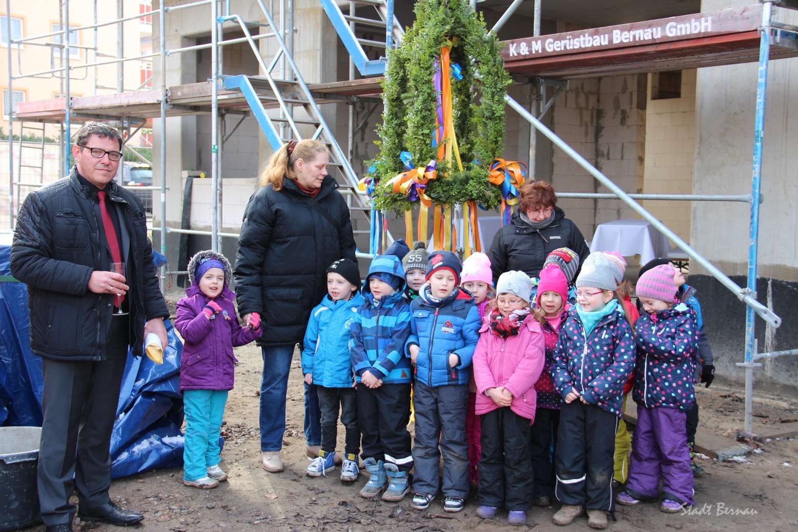 Bernau: Die Kita "Kindergärtnerei" feierte heute Richtfest 1 Bernau: "Kindergärtnerei" feierte heute Richtfest