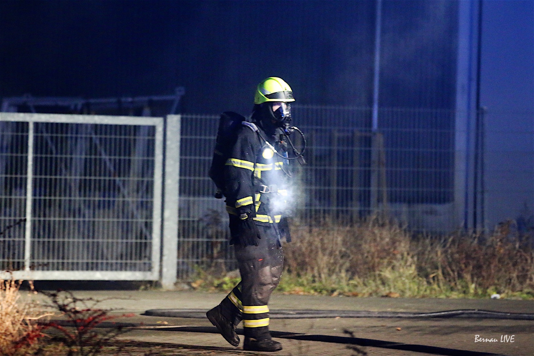 Bernau – Anhänger durch Feuer beschädigt