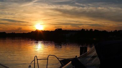 Barnim: Sonnenuntergang am See mit Boot