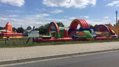 Geöffnet ist die Hüpfburgen-Oase bis zum 26. Juni 2016 von Montag bis Freitag von 12 -18 Uhr und Samstag 11- 19 Uhr.