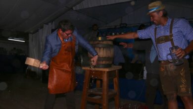 Vor wenigen Minuten eröffnete Bürgermeister André Stahl das diesjährige Oktoberfest auf dem Bernauer Marktplatz