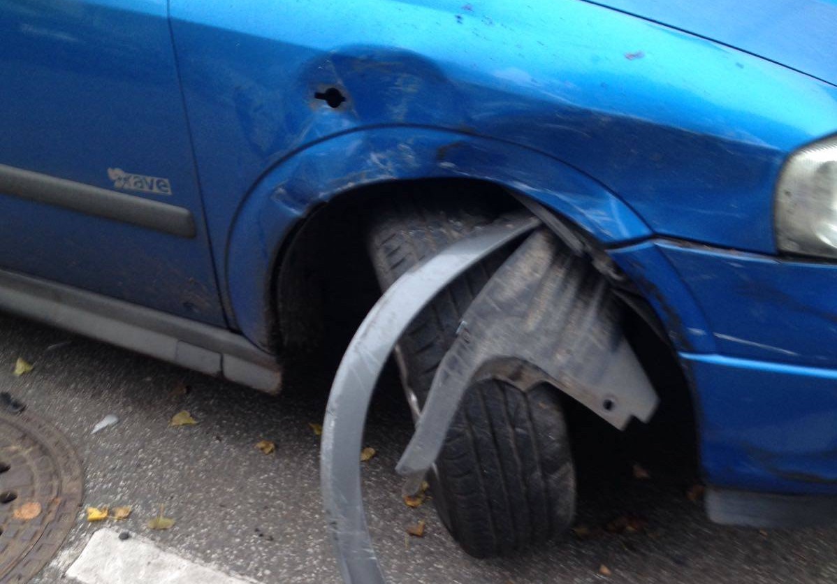 Bernau: Demoliertes Fahrzeug nach Unfallflucht - Zeugen gesucht!