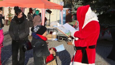 Weihnachtliches Nikolausshopping in der Innenstadt von Bernau