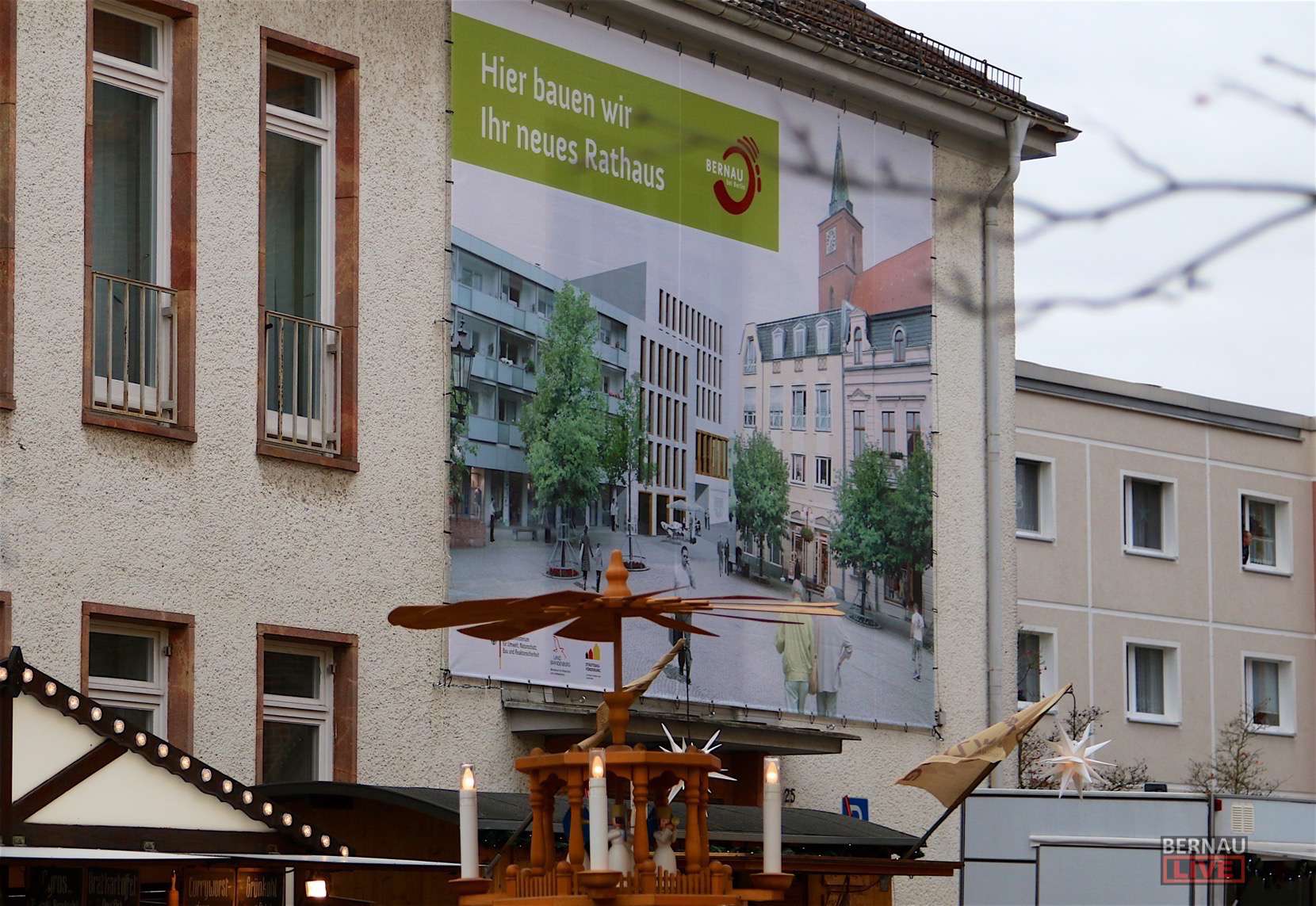 Stadt Bernau informiert in einer Ausstellung zum Rathausneubau