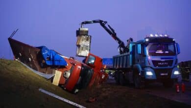 LKW mit 6.000 Hühnern umgekippt + Schwerer Unfall in Rüdnitz