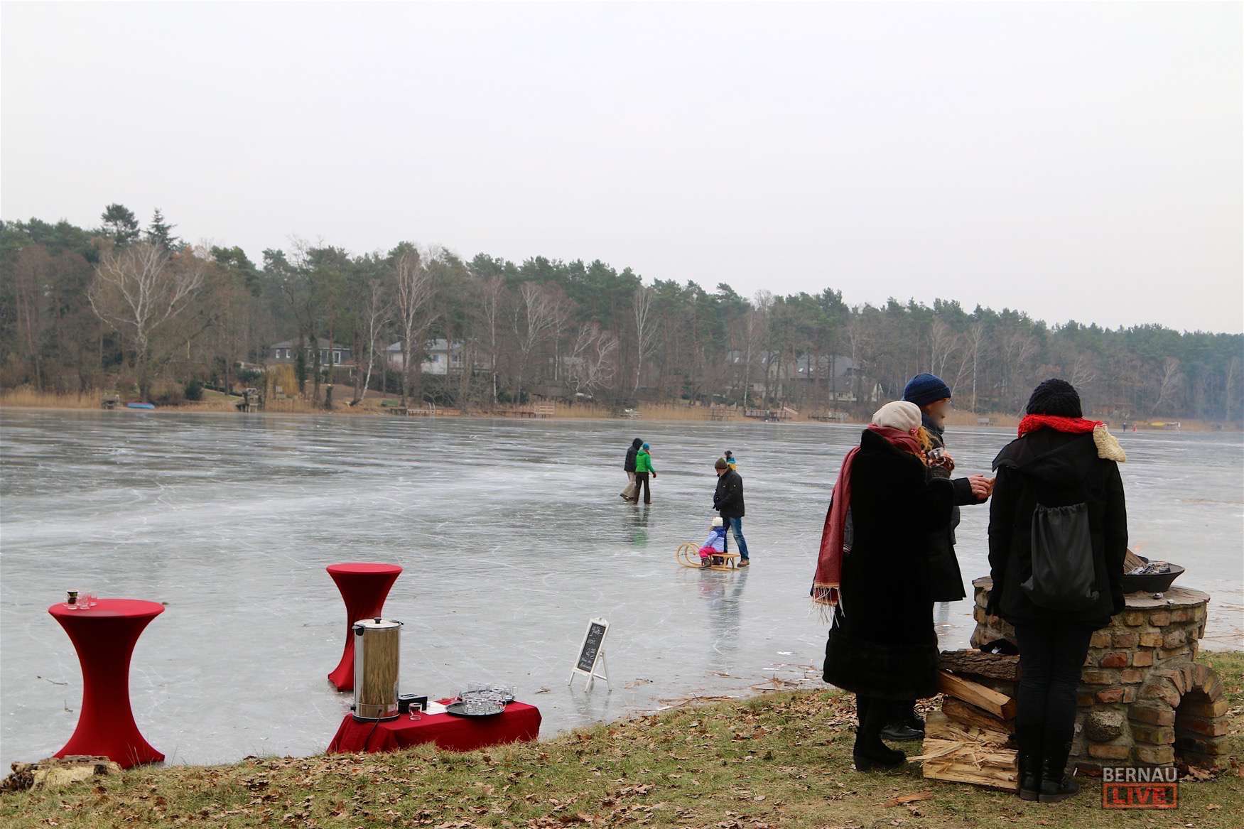 Barnim: Mit Kind und Kegel auf den zugefrorenen Seen unterwegs