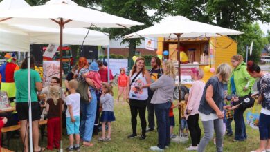 Flohmarkt und Kinderfest in Rüdnitz starteten mit Regen