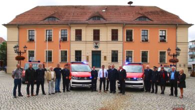 Zwei neue Fahrzeuge an die Feuerwehr Bernau übergeben