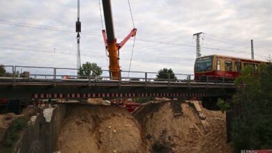 Erste S-Bahn fuhr soeben über die neue Brücke und nach Bernau