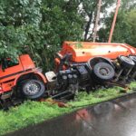 Bernau: Verunfallter LKW soeben aus dem Graben gehoben 14 Bernau LIVE