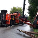 Bernau: Verunfallter LKW soeben aus dem Graben gehoben 11 Bernau LIVE