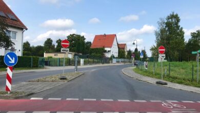 Bernau: "Schild"bürgerstreich? Einfahrt in die Elbestraße gesperrt