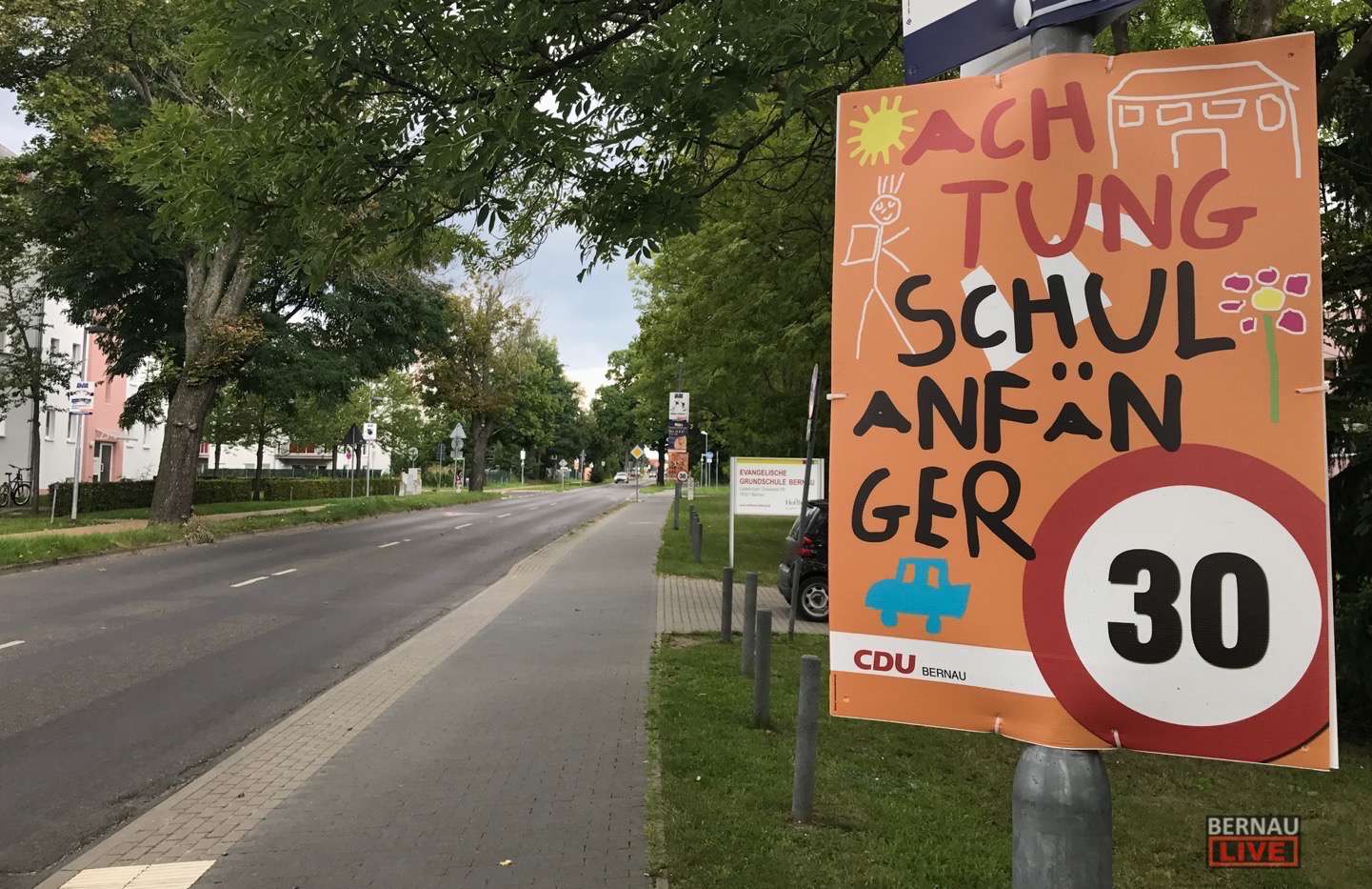 CDU Bernau verteilt Tempo 30 Plakate zum Schulanfang