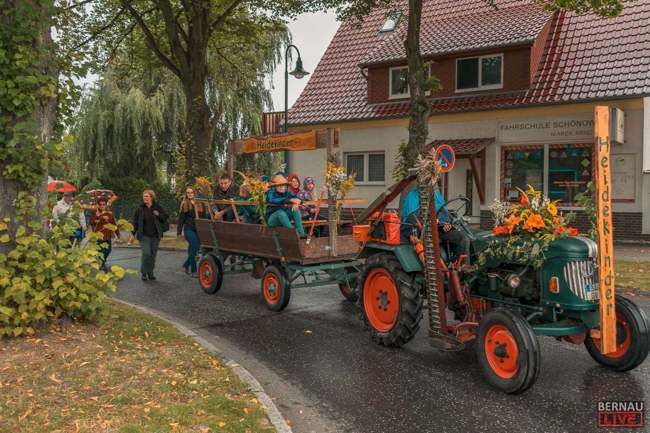 Heidefest in Schönow - nach dem Umzug folgt die Party