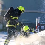 Bernau: PKW stand in der Wallstraße in Flammen