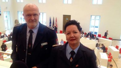 Bernauer Feuerwehr im Landtag - mehr Schutz für die Kameraden