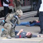 Großübung der Bundespolizei, GSG9, BFE+ am Bhf. Lichtenberg 8 Bernau LIVE