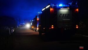 Feuerwehr: Nächtlicher Groß-Brand in Bernau gibt Rätsel auf 6 Bernau LIVE