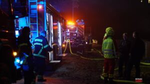 Feuerwehr: Nächtlicher Groß-Brand in Bernau gibt Rätsel auf 5 Bernau LIVE