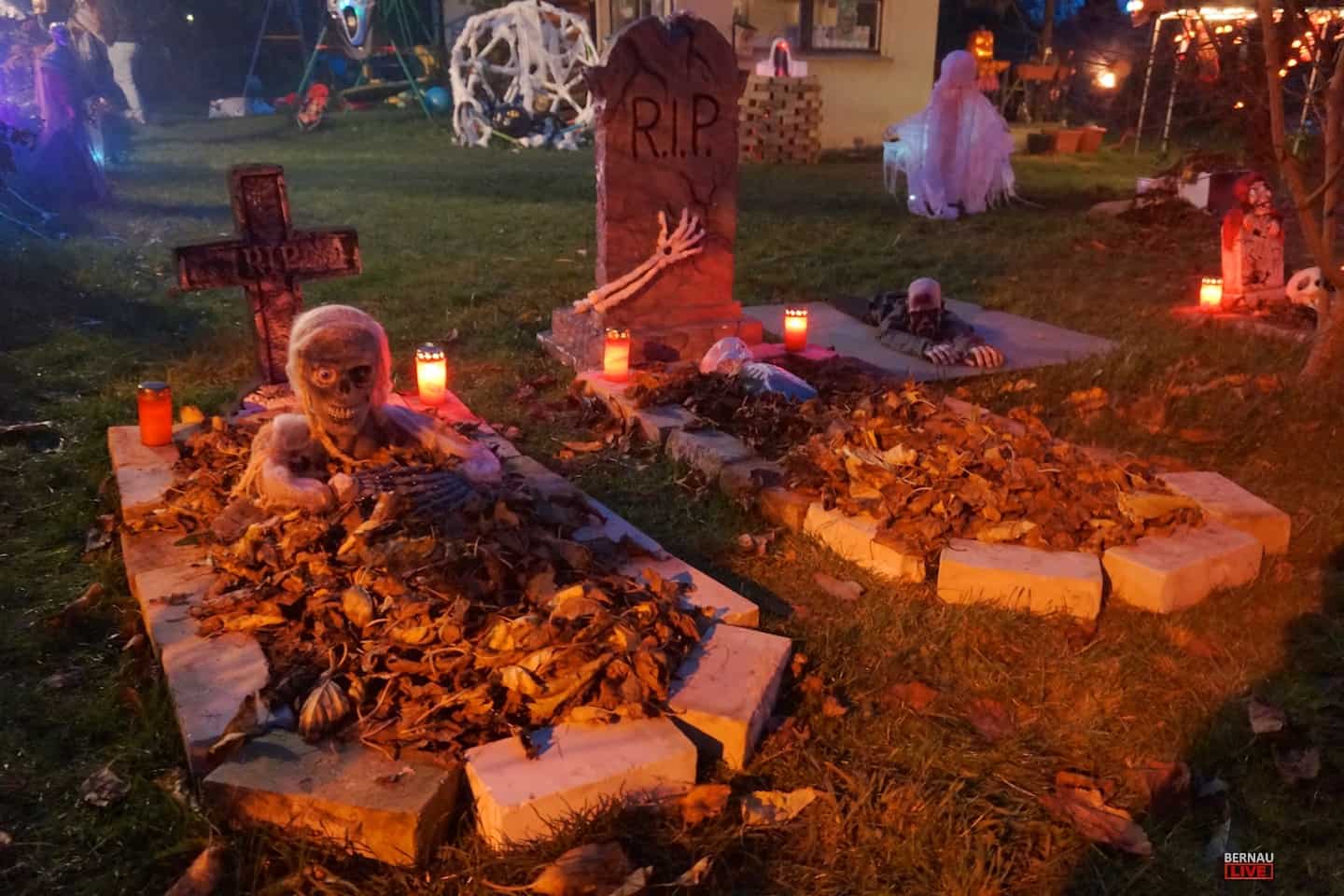 Halloween: Geister, Partys und geschmückte Häuser in Bernau