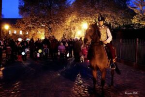 Heute leider keine Martinsumzüge in und um Bernau 8 Laternenumzüge zum Martinsfest: Liste für Bernau und Drumherum