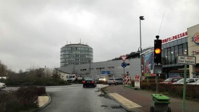 Bernau: Baustellenampel an der Bahnhofs-Passage - hier wird Nachts gebaut