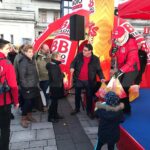 Über 700 Gratis-Weihnachtsstollen in Bernau von BB Radio verteilt 10 Bernau LIVE