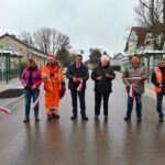 Bernau: Ortsdurchfahrt Schönow L30 wieder für den Verkehr freigegeben 8 Bernau - Schönow: Bereits letzte Woche berichteten wir über die Fertigstellung der Baustelle in der Schönower Straße. Am heutigen Freitag, dem 22.12.17, war es dann endlich soweit und die Dorfstrasse (L30) wurde nach 14 Monaten Bauzeit offiziell für den Verkehr freigeben.
