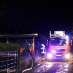 Brand in Bernau: Feuer griff vom Carport auf ein Einfamilienhaus über