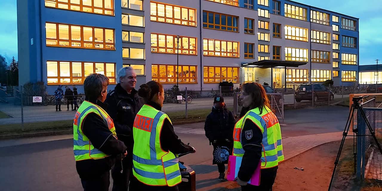 Für einen sicheren Schulweg - Fahrradkontrolle der Polizei in Bernau