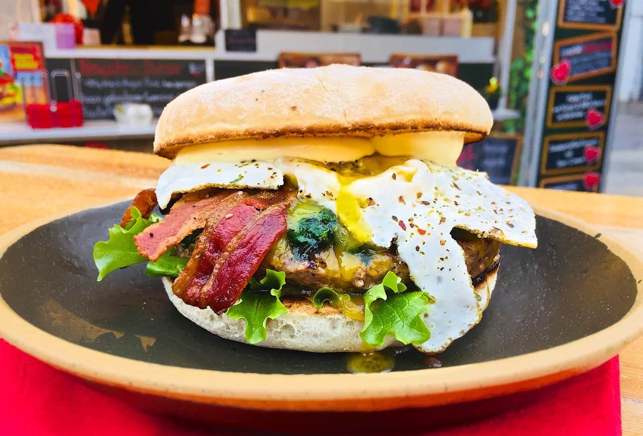 Schlemmerhütte - Mittagstipp: Lecker Burger auf dem Wochenmarkt in Bernau