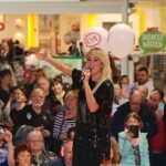 Schlagerfans feierten Annemarie Eilfeld in der Bahnhofs-Passage Bernau 7 Schlagerfans feierten Annemarie Eilfeld in der Bahnhofs-Passage Bernau