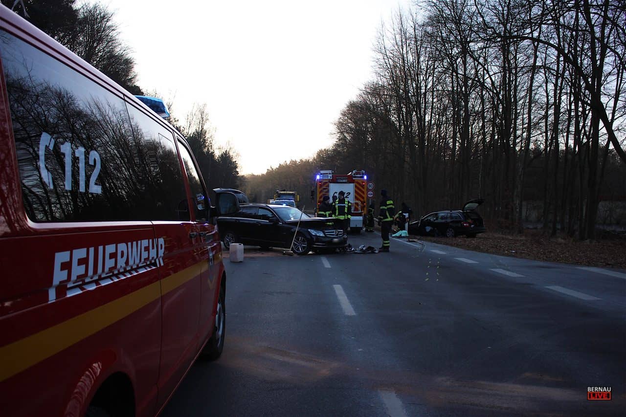 Bernau: Schwerer Verkehrsunfall sorgte für Vollsperrung der B273