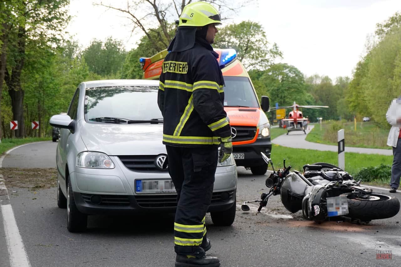 Motorradfahrer bei einem Unfall in Bernau schwerst verletzt 5 Motorradfahrer bei einem Unfall in Bernau schwerst verletzt