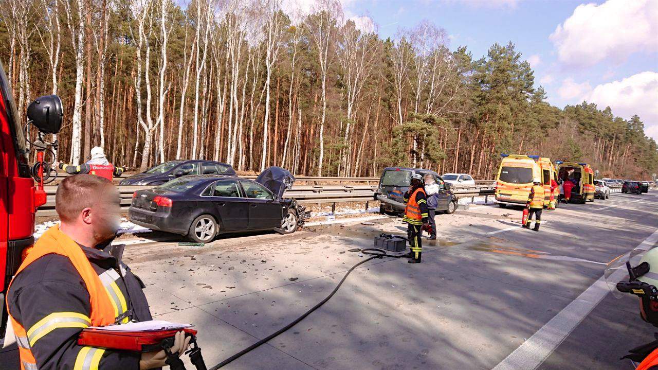 Bernau - Barnim: Zahlreiche Unfälle auf der A11 sorgten für Verletzte und erheblichem Stau