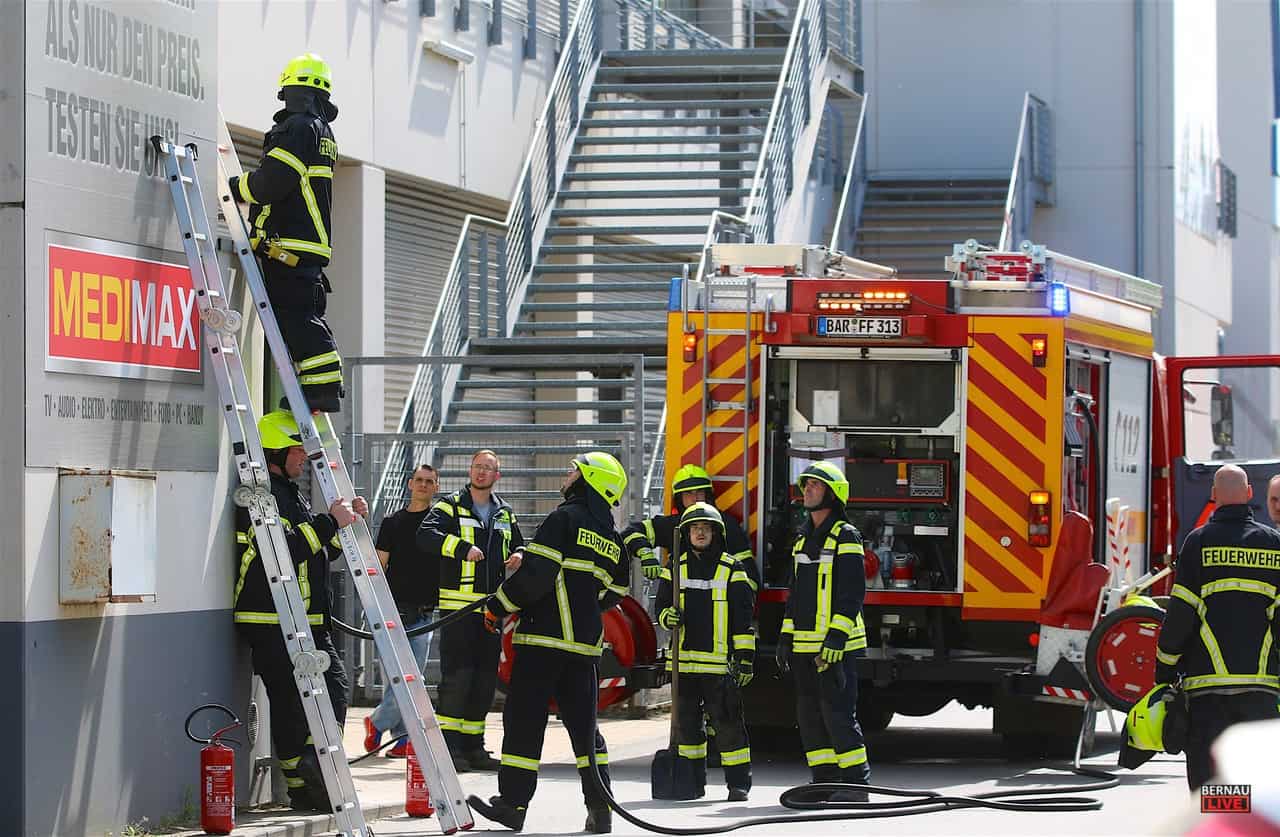 Feuerwehreinsatz an der Bahnhofs-Passage in Bernau