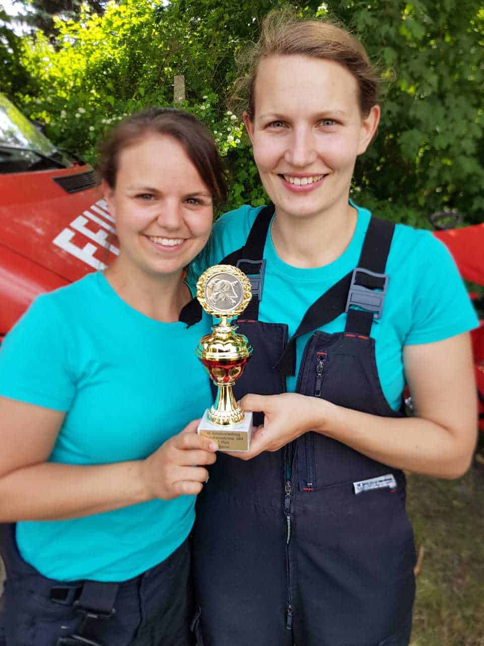 Glückwunsch zum 1.Platz - Feuerwehr - Frauenpower aus Schönow