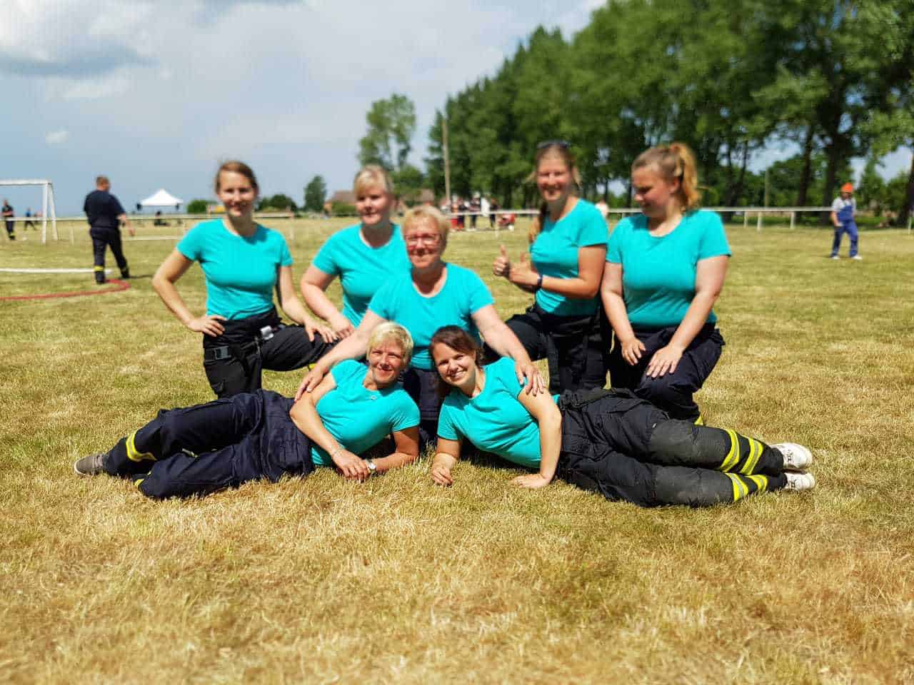 Glückwunsch zum 1.Platz - Feuerwehr - Frauenpower aus Schönow