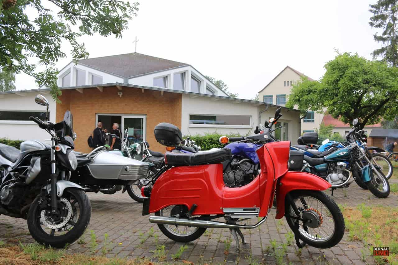 Bernau LIVE beim vielleicht kleinsten Motorradgottesdienst der Region
