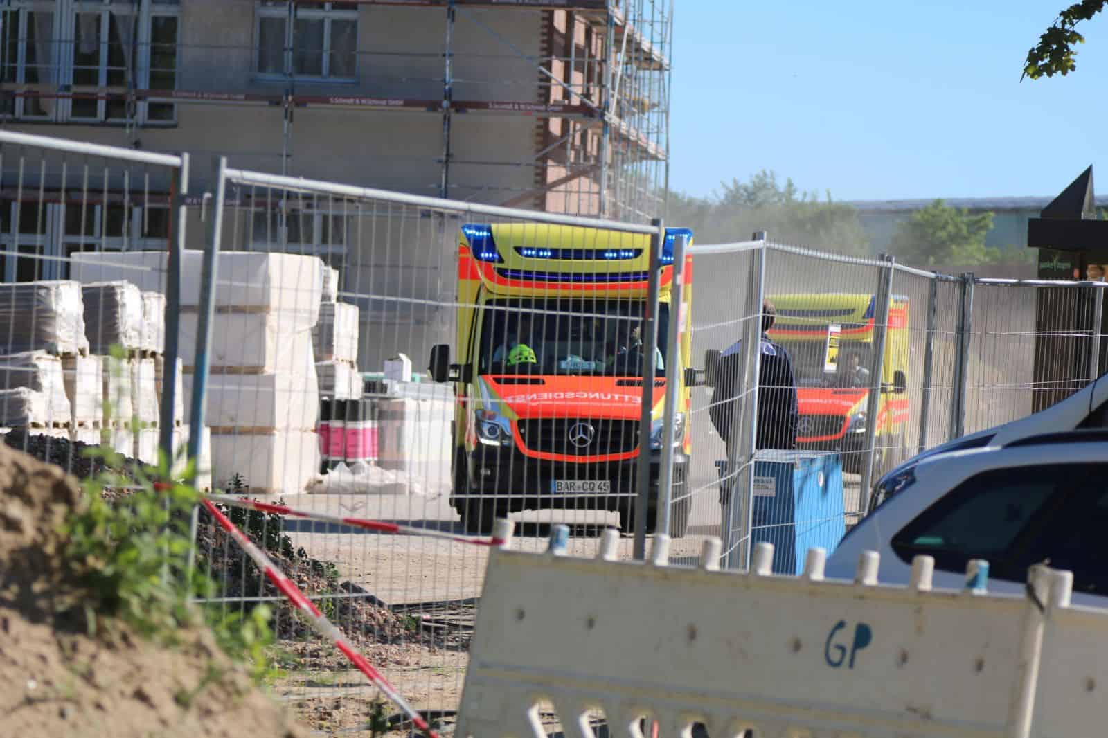 Bernau: Schwerer Arbeitsunfall auf Baustelle am Schönfelder Weg