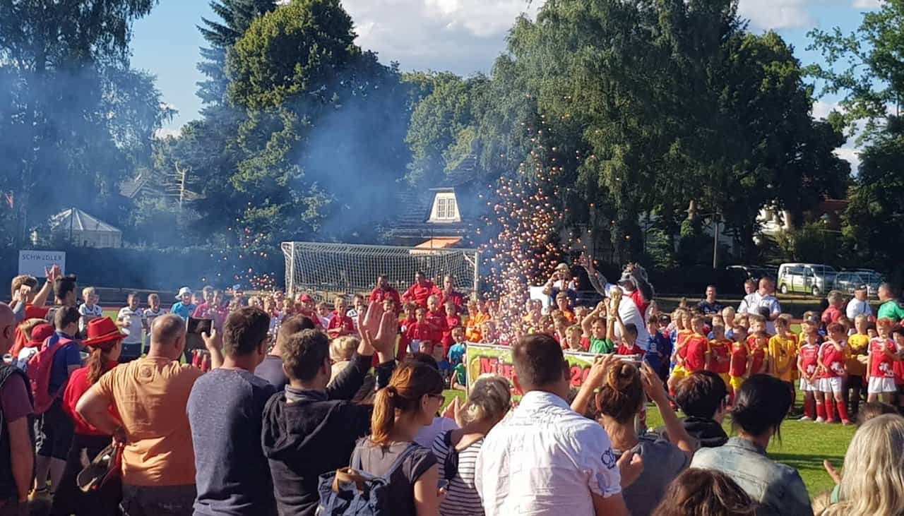 Mini-WM in Bernau: Die Welt des Fußballs zu Gast in Schönow
