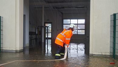 Dauerregen: Bernau - Biesenthal: Rettungswache unter Wasser, Straßen überflutet